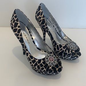 Micheal Heels size 8.